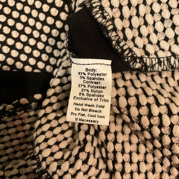 NWOT Weston black and white textured top with neckline cut-out details - Picture 6 of 8